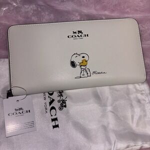 NWT COACH x PEANUTS Long Wallet Snoopy Woodstock Leather Zip White